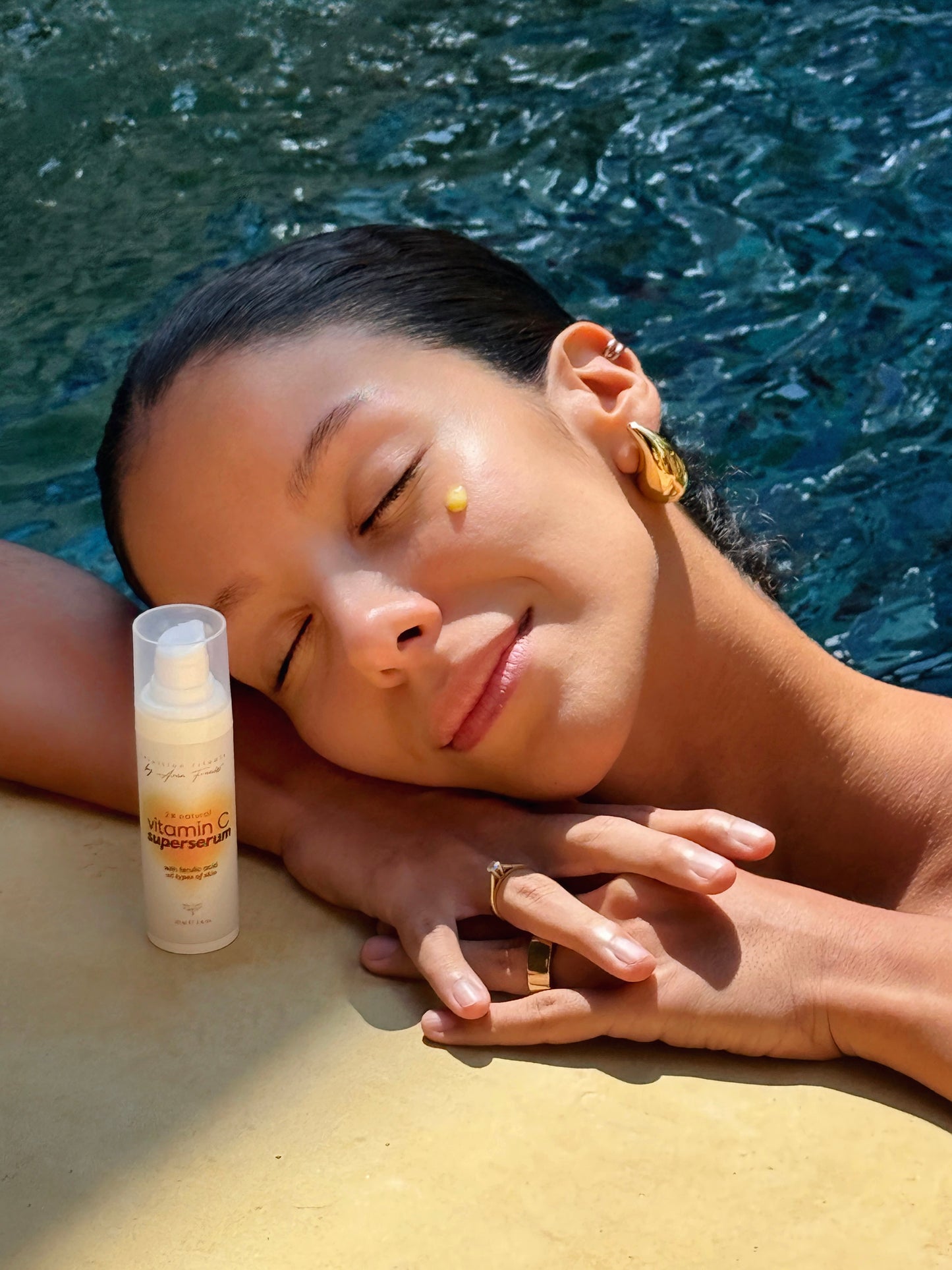 the vitamin C superserum (infused with hyaluronic & ferulic acid)