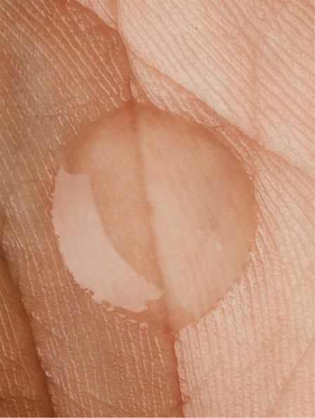 the niacinamide (targets pores & spots)